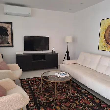 The Coastal Pine - 2br With Large Balcony & Bbq In San Pietro Premium Zone Appartamento *
